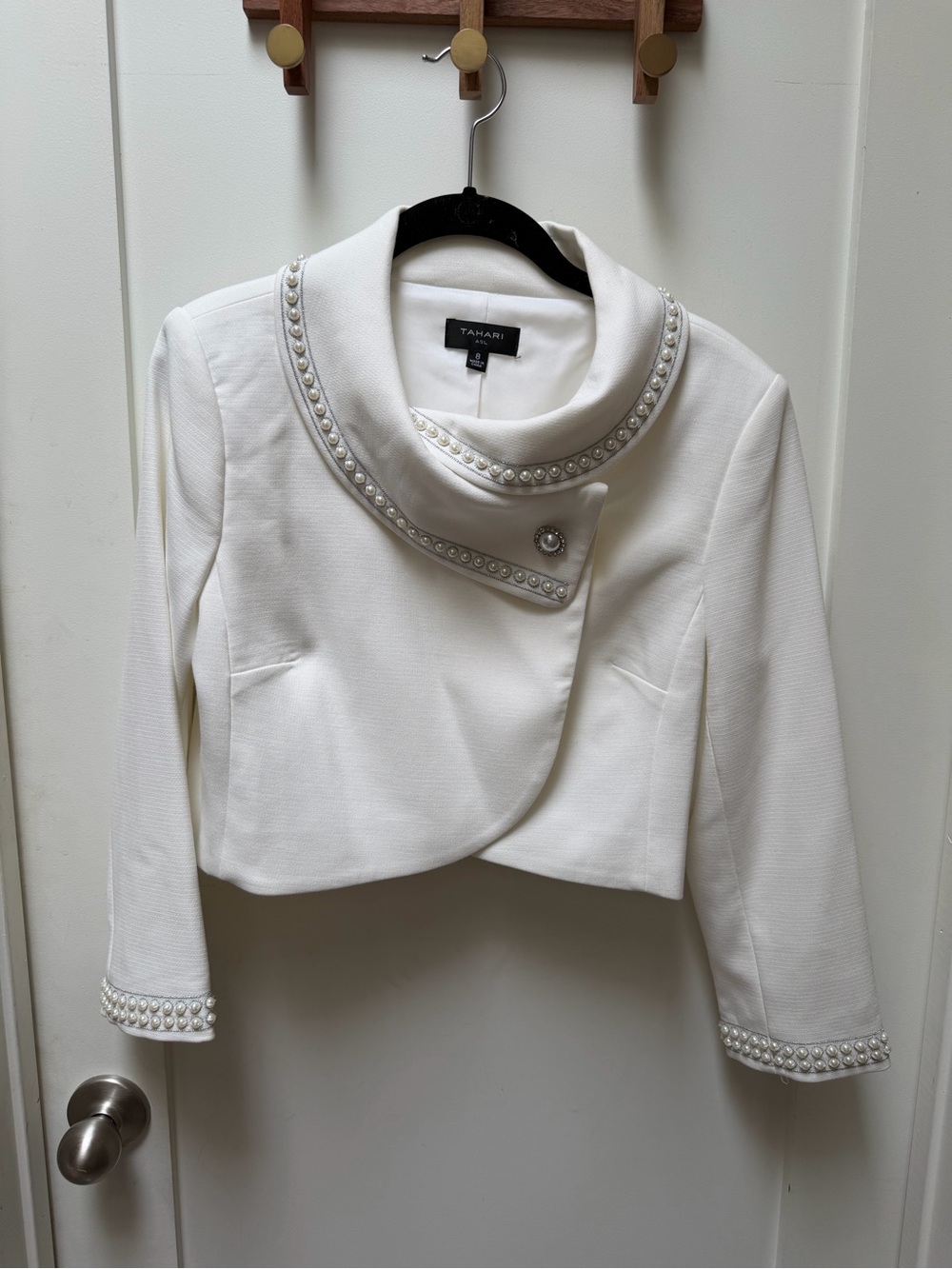 Tahari ASL White Pearl-Trim Cropped Blazer
